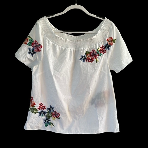 Talbots Embroidered Floral White Cotton Top size Medium - Picture 1 of 5